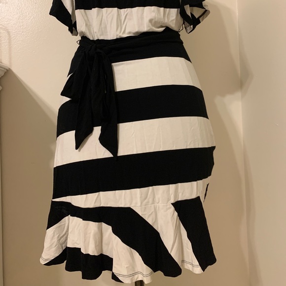 🔥 Closet Sale! LOFT Fit & Flare Mini Dress Nautical Navy & White Stripes - Picture 6 of 8